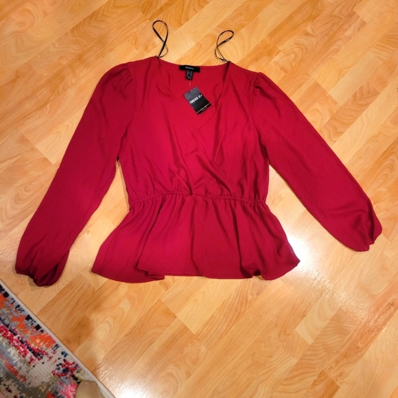 FOREVER 21 RED VNECK Wrap style TOP size 0X  XL new - Picture 1 of 5